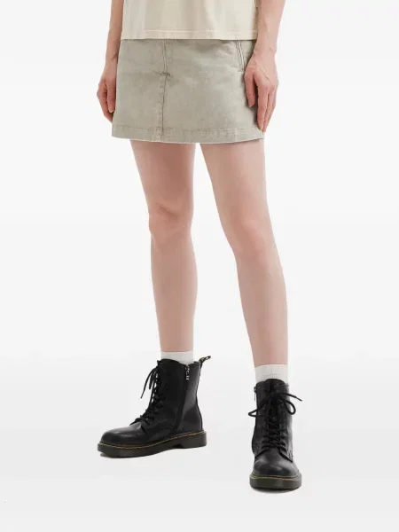 Szorty Izzue z autografem