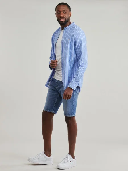 Pantaloni Tommy Jeans scurte albastru