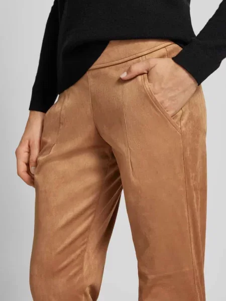Spodnie o kroju slim fit z imitacji zamszu model ‘CANDICE’ Raffaello Rossi