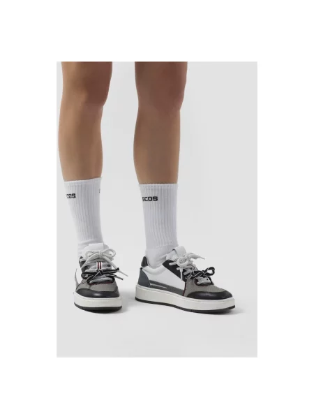 Sneakersy Gcds z kokardką skórzane