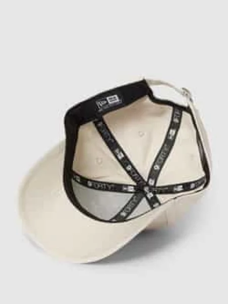 Czapka z daszkiem i wyhaftowanym logo model ‘LEAGUE ESSENTIAL New Era beżowa