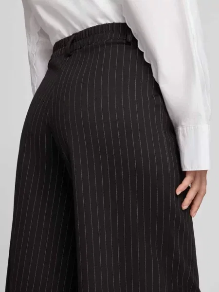 Kuloty o kroju regular fit z zakładkami w pasie model SC-GILL 3' Soyaconcept czarne