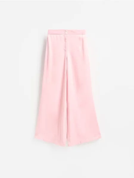 Reserved Pantaloni cu croi larg din roz-pastel roz