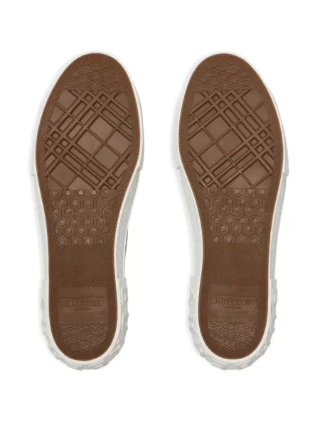 Sneakerși Burberry în carouri maro
