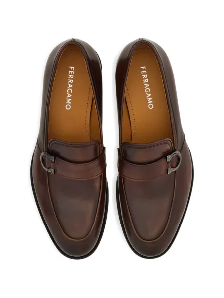 Mocasini Ferragamo maro