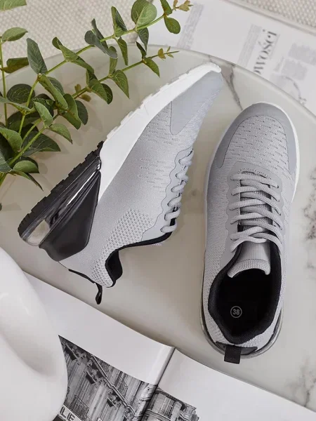 Sneakerși Resti negru