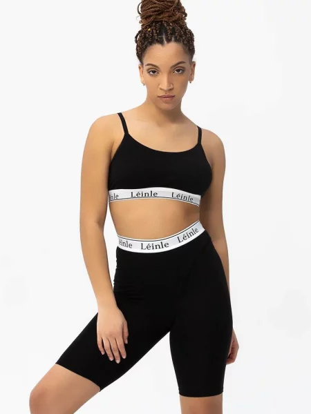 Спортивный комплект: топ и шорты чорний