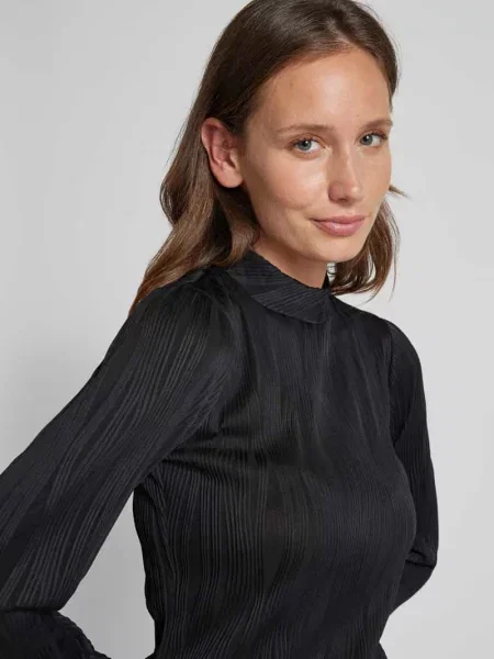 Bluzka o kroju regular fit z długim rękawem i fakturowanym wzorem model ‘Fienne’ Moves czarna