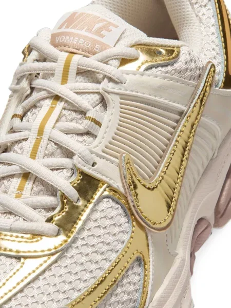 Sneakerși Nike Vomero