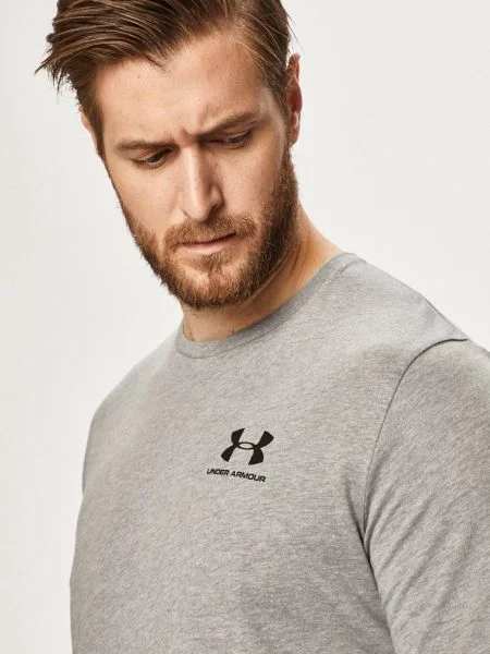 Under Armour Футболка
