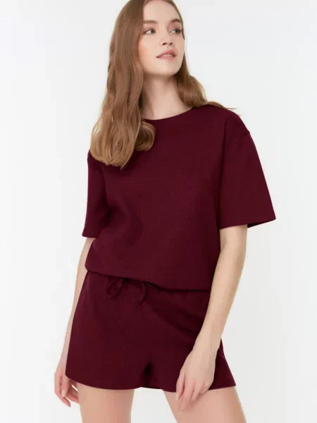 Trendyol Pantaloni scurți burgundy roșu