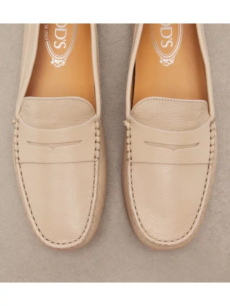 Pantofi loafer Tod's din piele bej