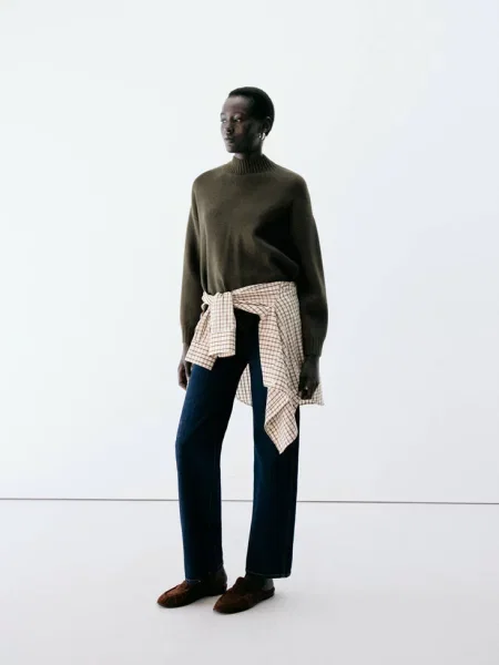 Sweter dzianinowy z kominem khaki Kobieta XS MANGO