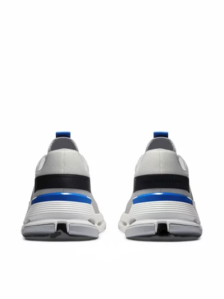 Sneakerși On alb
