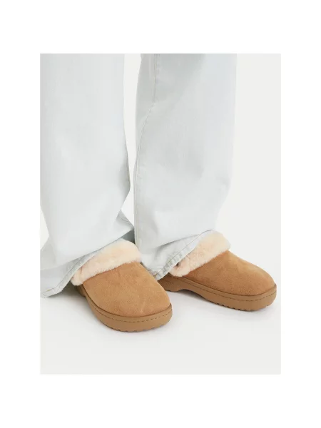 Crocs Šlepetės Classic Unfurgettable Vegan Suede Clog smėlio
