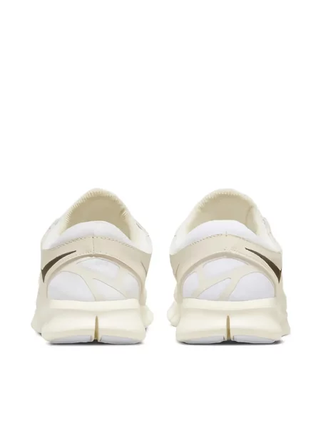 Sneakerși Nike Phantom cu imagine alergare alb