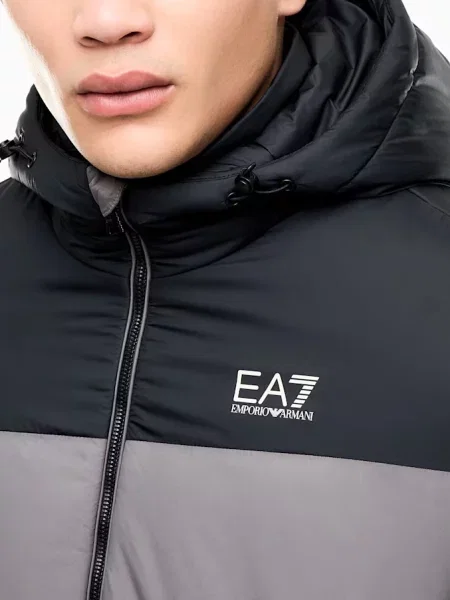 Куртка Ea7 Emporio Armani сіра