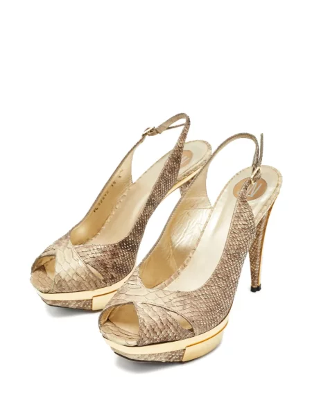 Czółenka Stuart Weitzman na platformie
