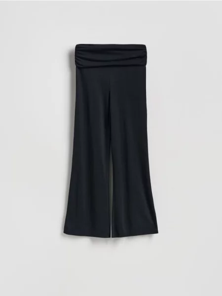 Reserved Pantaloni cu conținut ridicat de modal negru