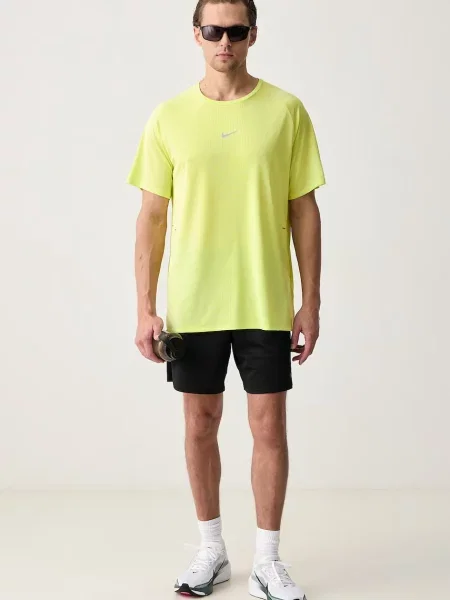 Nike T-shirt do biegania Stride Aero-FIT zielona