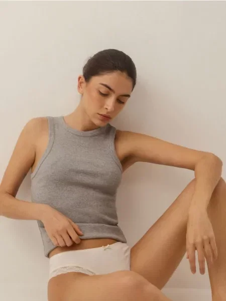 Reserved Set de 3 perechi de chiloți cu conținut ridicat de gri-neutru gri