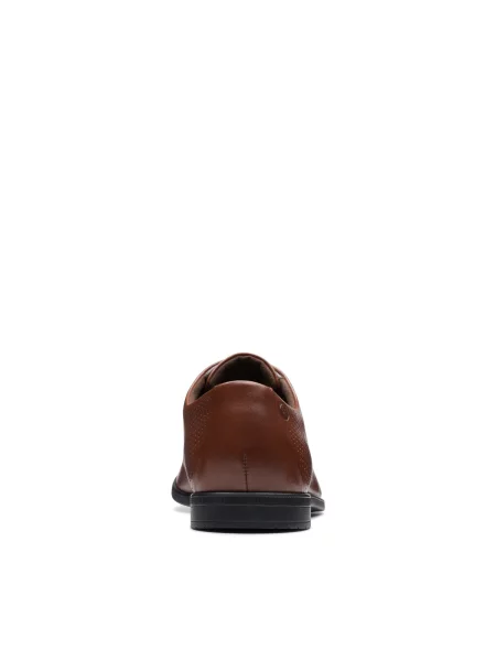 Pantofi Clarks din dantelă maro