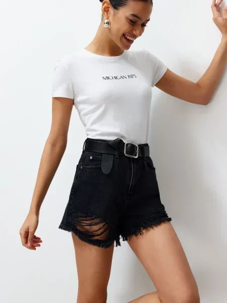 Szorty jeansowe Trendyol z wysoką talią z dziurami czarne