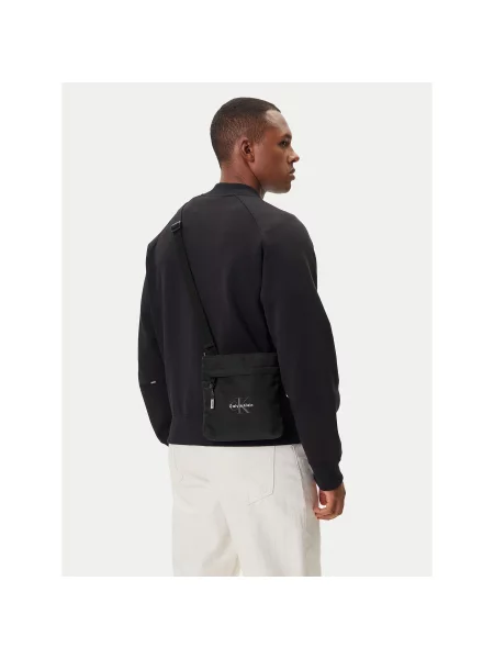 Calvin Klein Oldaltáska fekete