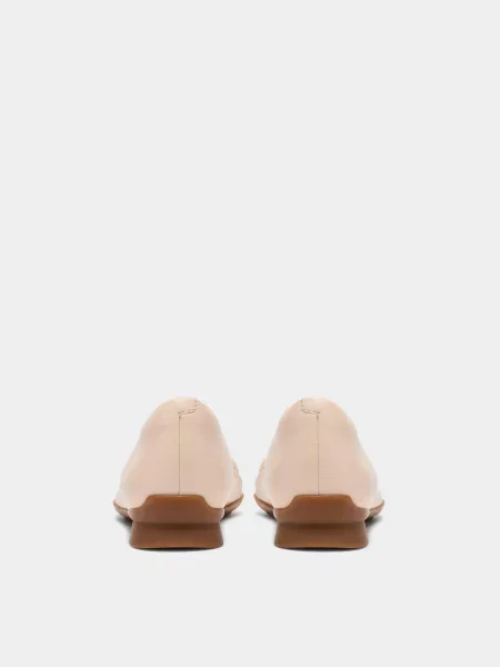 Кожаные балетки Clarks