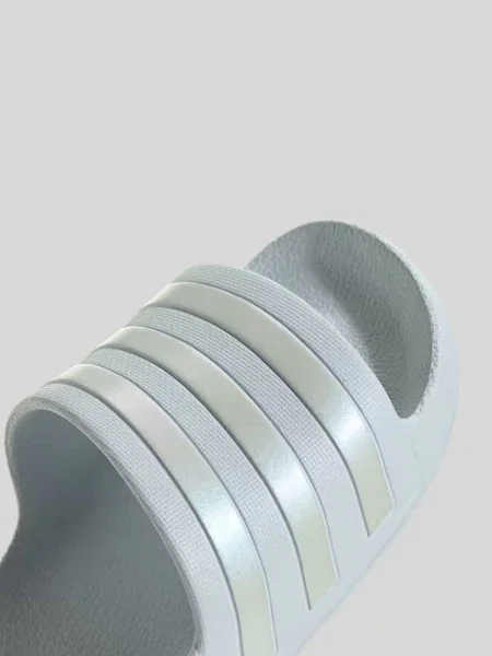 Klapki adilette Aqua niebieskie