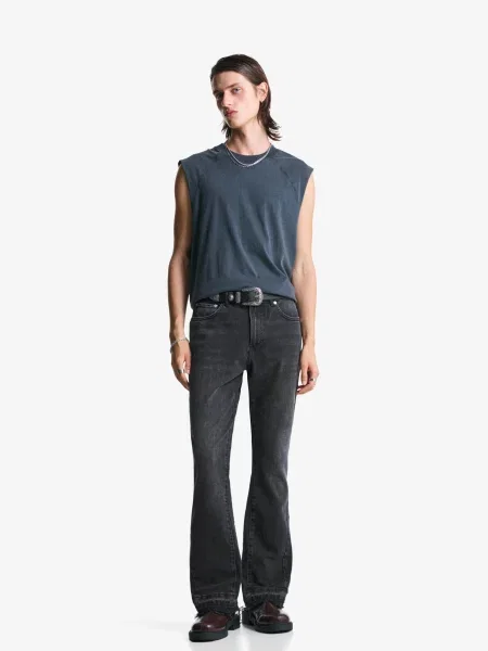 Bershka Jeansy O Kroju Flare Komfort Mężczyzna 40 czarny