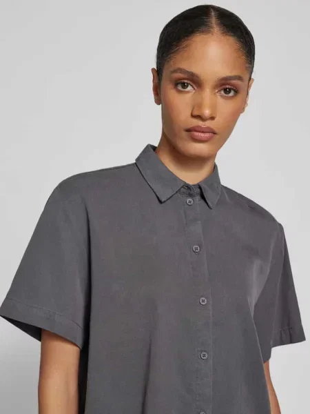 Bluzka o kroju regular fit z listwą guzikową na całej długości Jake*s Casual