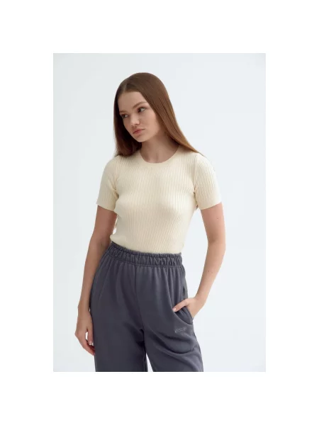 Футболка в рубчик молочна Estro