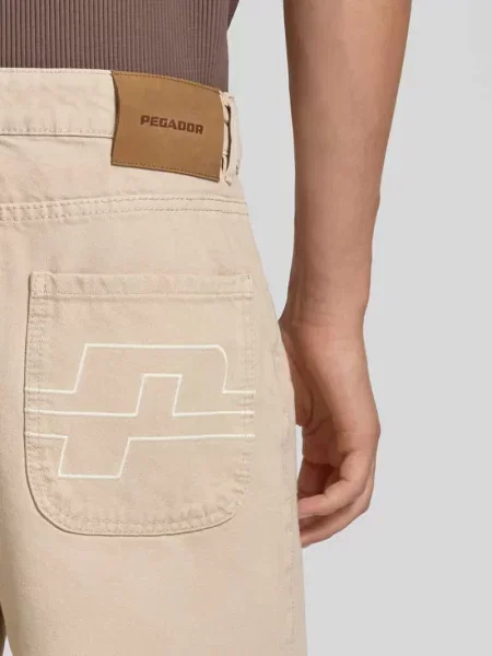 Szorty jeansowe o kroju regular fit z 5 model ‘Legra’ Pegador beżowe
