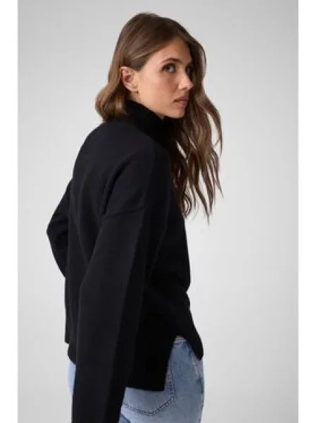 Guess Jeans Megztinis juoda