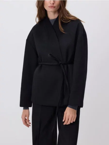 Reserved Куртка з високим вмістом вовни чорний