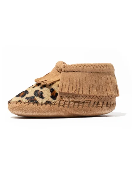 Minnetonka Cizme Riley Suede maro negru