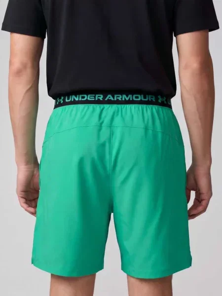 Szorty sportowe z elastycznym ściągaczem z logo Under Armour zielone