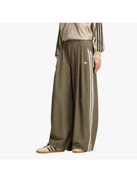 Adidas Pantaloni din Verde bej
