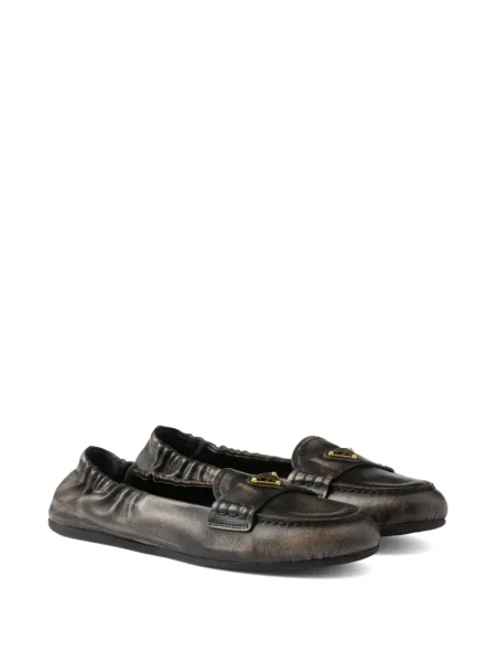 Pantofi loafer Prada din piele negru