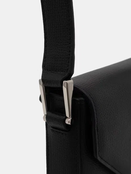Кожаная сумка через плечо Emporio Armani