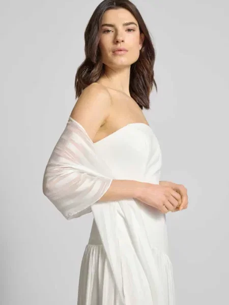 Suknia ślubna w imitacji zakładek Unique biała