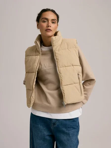 Утепленный жилет Diverse бежевый