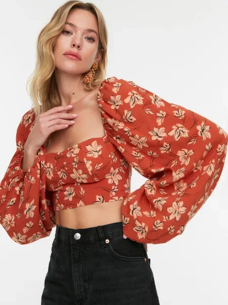 Top Trendyol cu model floral portocaliu