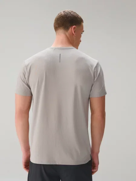 Next Tricou funcțional închis bej
