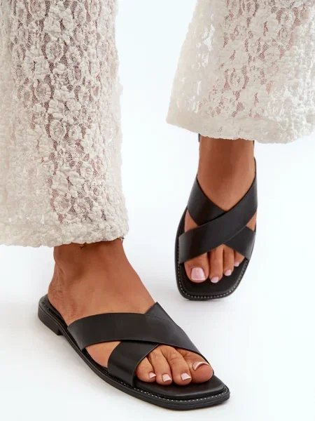 Papuci de casă Kesi din piele fără toc negru