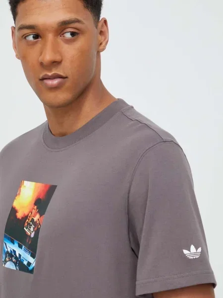 Tričko adidas Originals s potiskem šedá