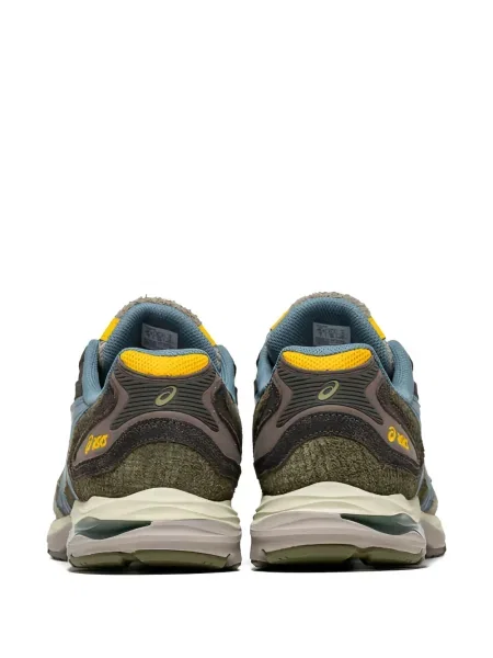 Sneakerși Asics alb