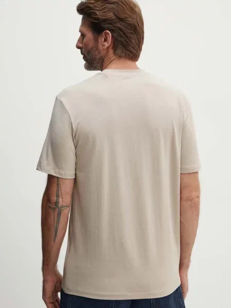 Футболка Guess однотонний бежевий