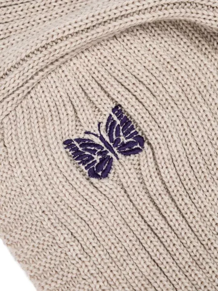 Căciulă Needles cu broderie tricotate